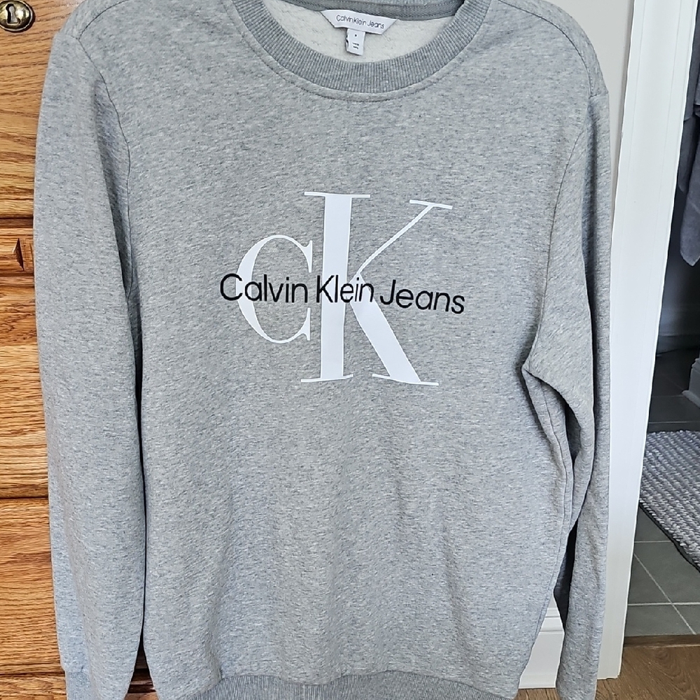 Calvin Klein Crewneck Gray Sweatshirt Size Medium EUC